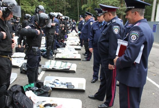 Як міліція Волині вчилася втихомирювати бунтарів. ФОТО