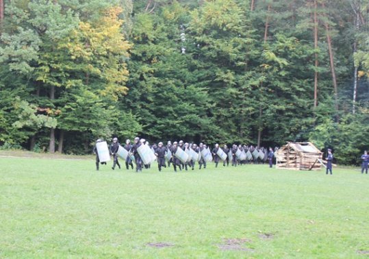 Як міліція Волині вчилася втихомирювати бунтарів. ФОТО