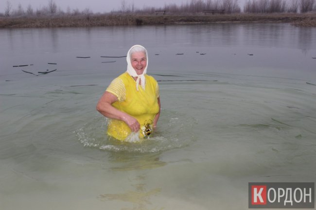 У селі Любомльського району вперше організували водохресні купання.  ФОТО