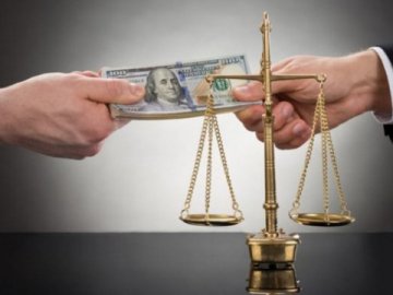 На Волині суддю і прокурора виправдали від хабара