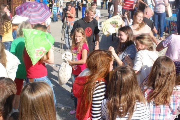 Як билися подушками в Луцьку. ФОТО