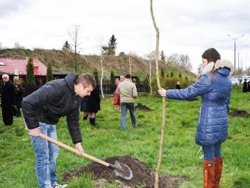 Новини з минулого. Поліцейські суди та мітинги під ОДА
