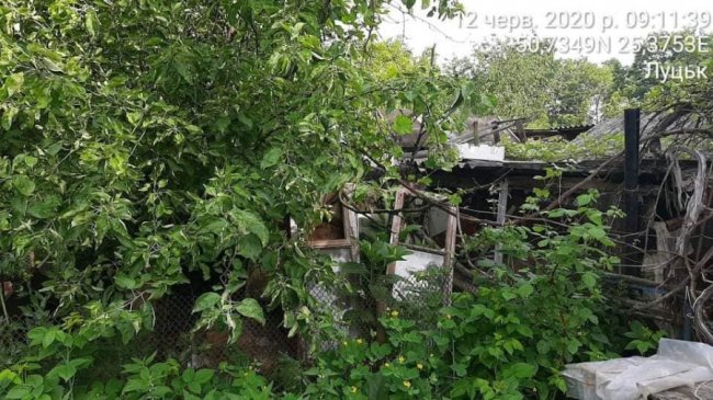 На луцькій вулиці хочуть знести занедбані сараї. ФОТО