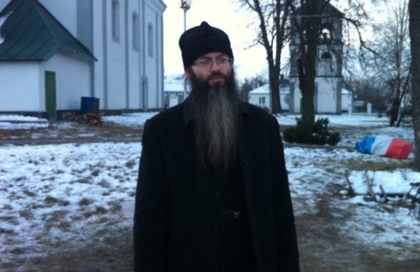 Волинські духівники зібрали майже 30 тисяч гривень українським бійцям