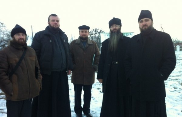 Волинські духівники зібрали майже 30 тисяч гривень українським бійцям