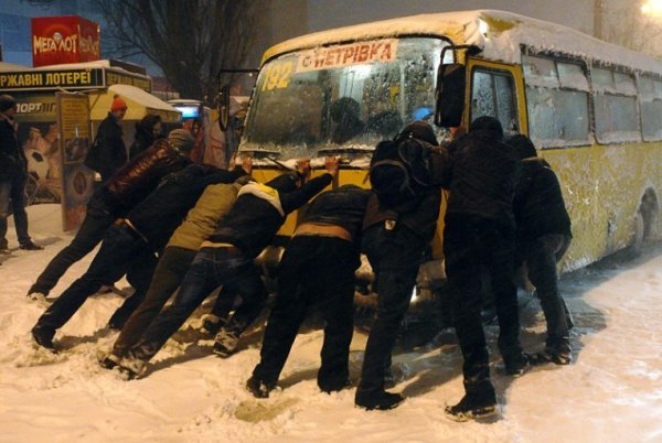 Фото Києва, заваленого снігом