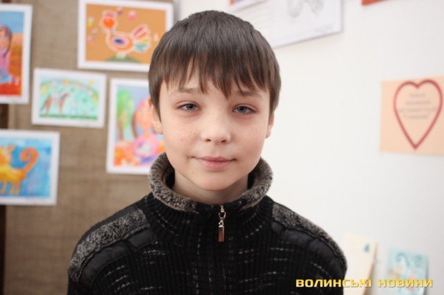 Заради благодійності у Луцьку продають рукотворні валентинки