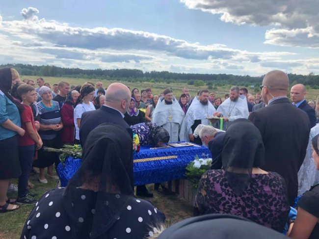 На Волині попрощалися із 20-річним юнаком, що загинув у зоні ООС