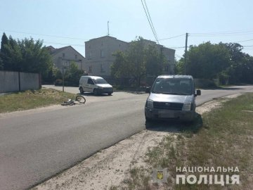 На Волині Ford збив 11-річного велосипедиста, дитина – у лікарні