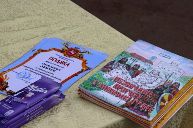 У місті на Волині роздавали подарунки наймолодшим мешканцям, що сортують сміття