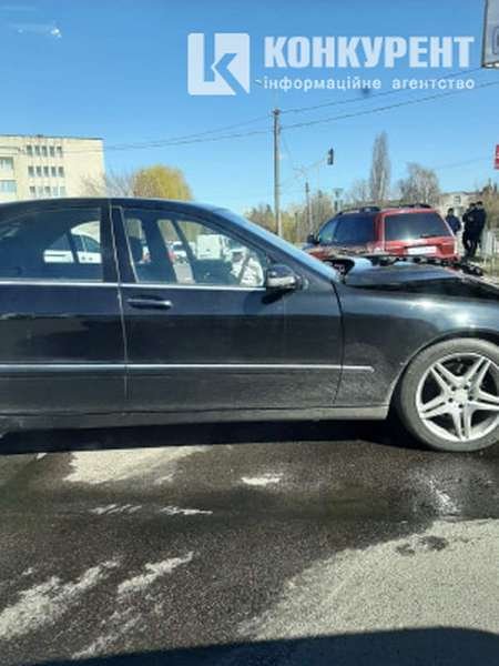 У Луцьку на Дубнівській сталась аварія. ФОТО