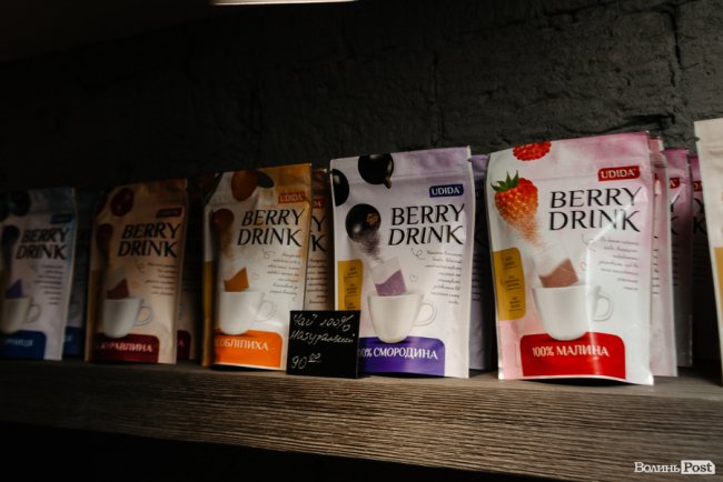 Час небанальних і красивих подарунків: де у Луцьку купити набори із корисних смаколиків*