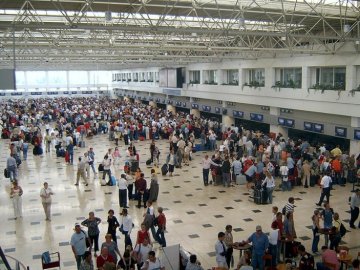 Сотні українців застрягли в аеропорту Шарм-ель-Шейха