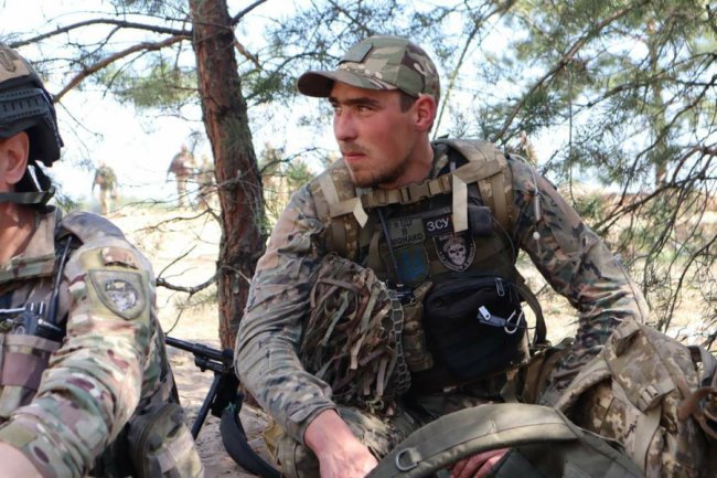 Волинські воїни релаксують на фронті після бою: унікальні фото