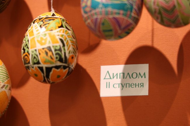 На виставці у Луцьку представили понад тисячу писанок