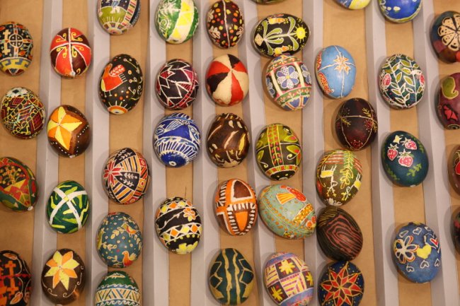 На виставці у Луцьку представили понад тисячу писанок