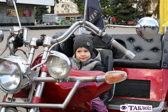 Байкери трьох країн зібралися в Луцьку, аби закрити мотосезон. ФОТО