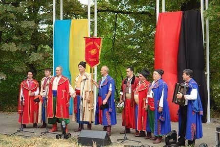 Луцькі козаки показали свою майстерність на фестивалі гармат. ФОТО