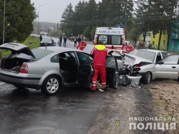 ДТП на Волині: зіштовхнулись два автомобілі, троє людей –  у лікарні. ФОТО