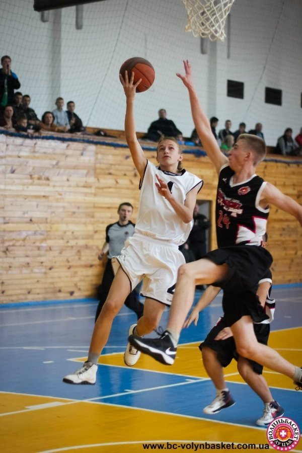 Фото міжнародного баскетбольного турніру в Луцьку