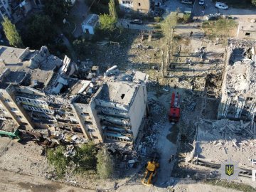 Ракетний удар по Покровську: загинули 7 людей, 81 отримала поранення. ФОТО