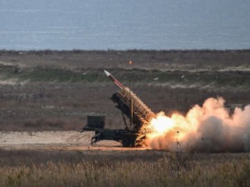 НАТО розглядає можливість закрити небо над заходом України