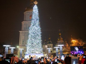 Повідомили, коли засвітять головну ялинку країни