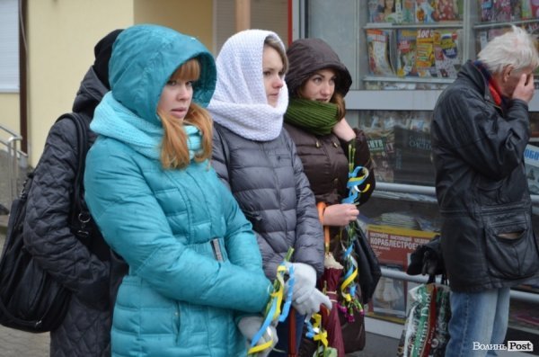 «Герої не вмирають!», – у Луцьку провели в останню путь майданівця. ФОТО. ВІДЕО