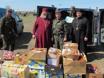 Волинські священики передали допомогу армії. ФОТО