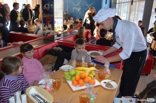У Луцьку на Різдво «Сіті-парк» влаштував дітям свято. ФОТО