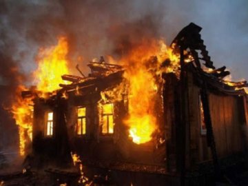 На Волині в пожежі постраждав чоловік: його госпіталізували