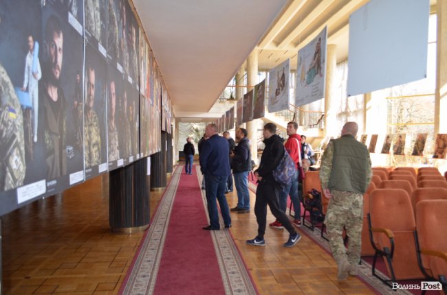 «Якби не війна»: у Луцьку відкрили фотовиставку 