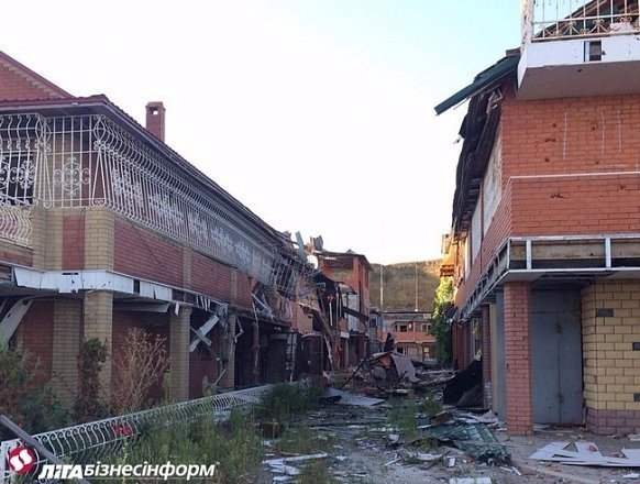 Лінія фронту: Широкине в руїнах. ФОТО