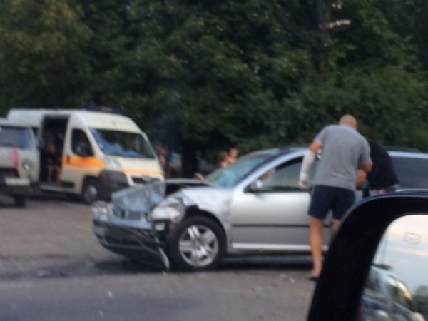 Аварія на Волині: зіткнулись дві автівки і автобус. ФОТО