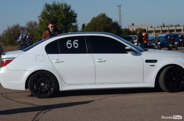 Під Луцьком відбувся чемпіонат з дрег-рейсингу. ФОТО