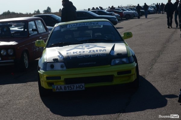 Під Луцьком відбувся чемпіонат з дрег-рейсингу. ФОТО