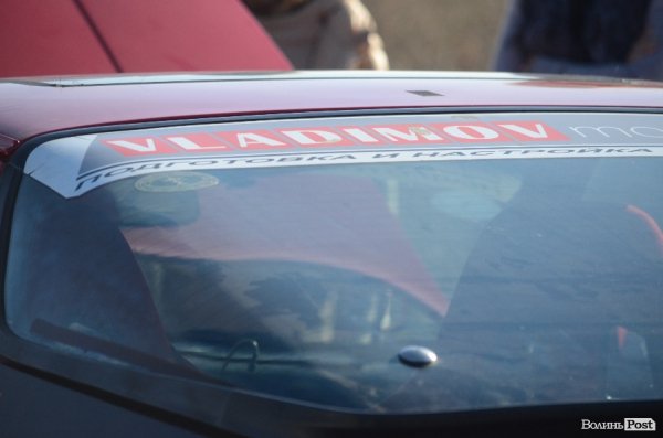 Під Луцьком відбувся чемпіонат з дрег-рейсингу. ФОТО