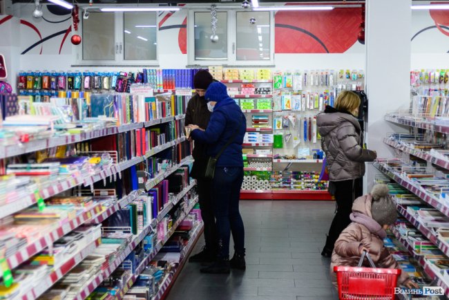 Безпрограшна лотерея і знижки: «Офіс Центр» у Луцьку три дні святкуватиме третю річницю. ФОТО*