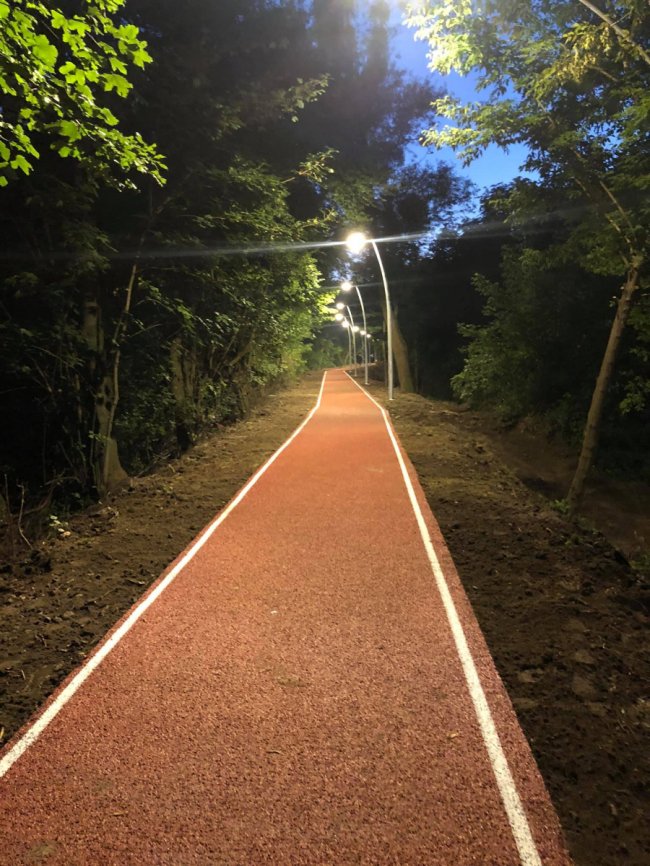 Для бігу та прогулянок: показали оновлену дамбу в центральному парку Луцька. ФОТО