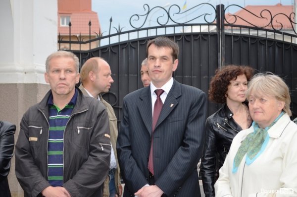 Патріарха Філарета зустрічали у Луцьку паляницею і квітами 