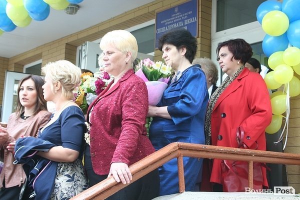 Останній дзвінок у луцькій школі №1. ФОТО