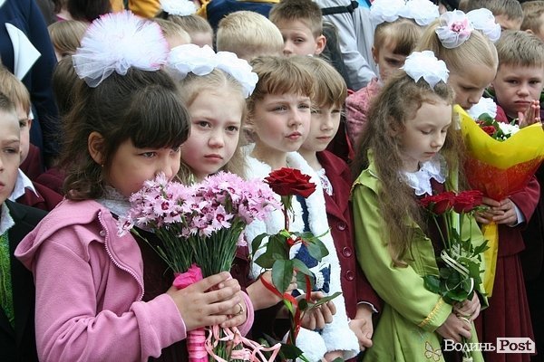 Останній дзвінок у луцькій школі №1. ФОТО