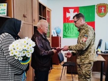 Батькам загиблого воїна з Волині вручили орден сина