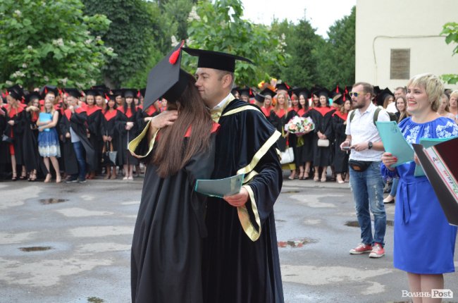 У луцькому політесі «відгуділи» випускний. ФОТО