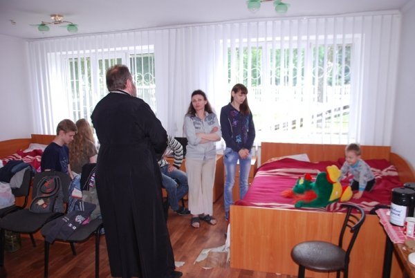 Священик відвідав біженців зі Сходу. ФОТО