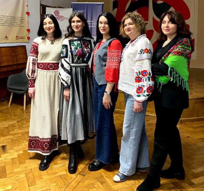 «Відроджуємо традиції та допомагаємо ЗСУ»: як у Луцьку проходила «Терапія вечорницями». ФОТО.ВІДЕО