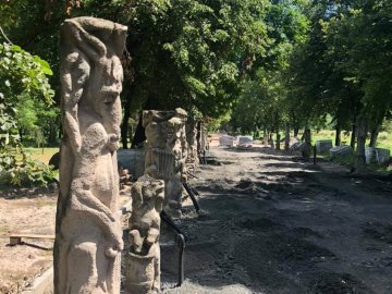 У луцькому парку підсвітять скульптури Миколи Голованя 