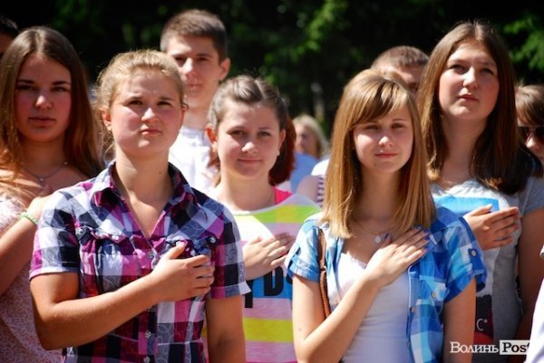 У Луцьку підняли олімпійський прапор на честь спортивних ігор в Баку. ФОТО