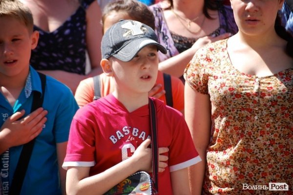 У Луцьку підняли олімпійський прапор на честь спортивних ігор в Баку. ФОТО