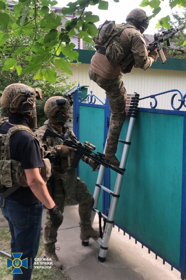 СБУ знешкодила велику мережу російської агентури, яку координував радник Аксьонова. ВІДЕО